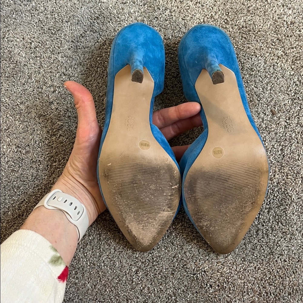 BCBG Paris French Blue Suede pumps LOVE THIS COLOR!!! Sz 9.5 - Picture 4 of 11